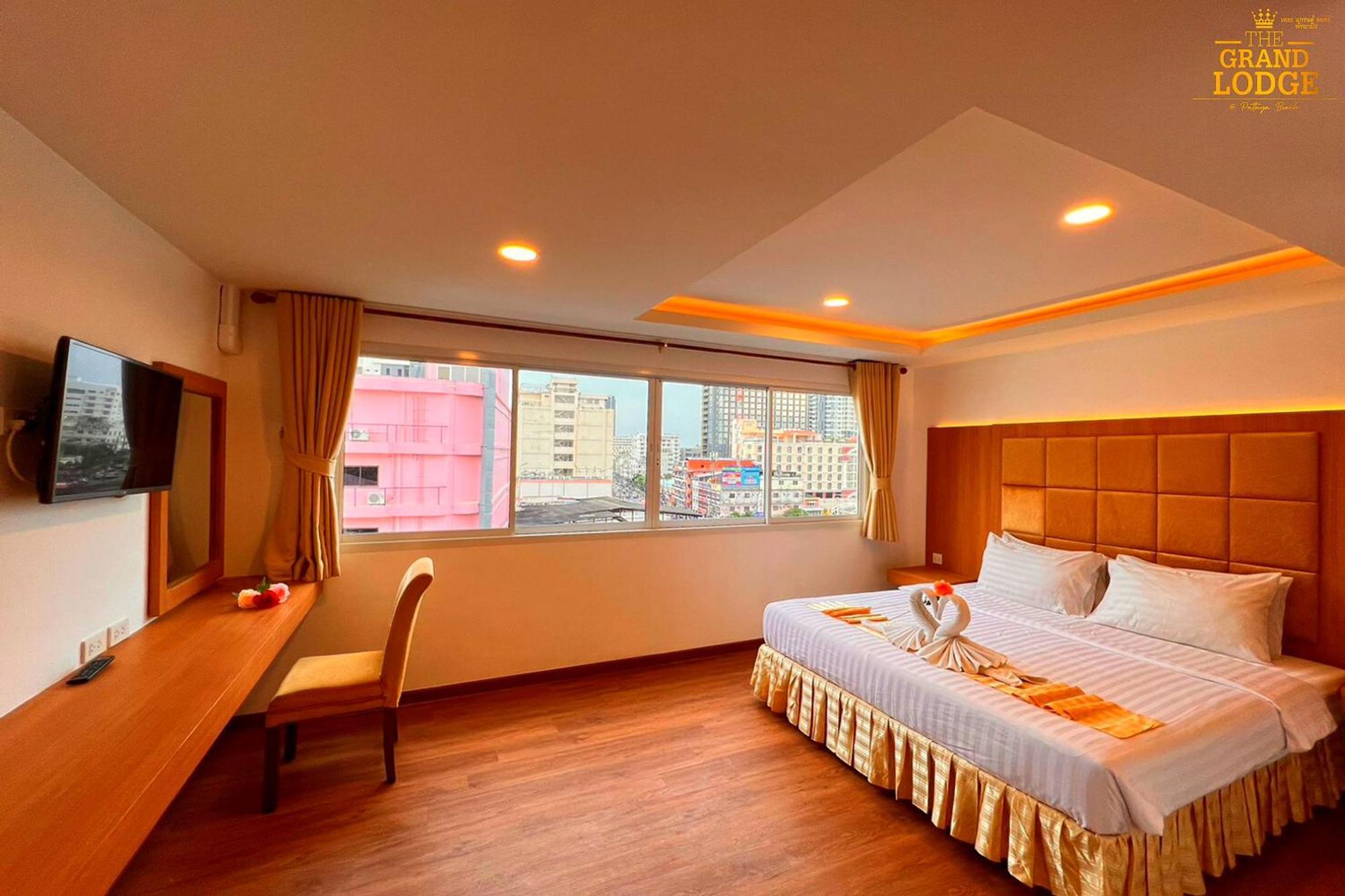 The Grand Lodge Pattaya Ngoại thất bức ảnh