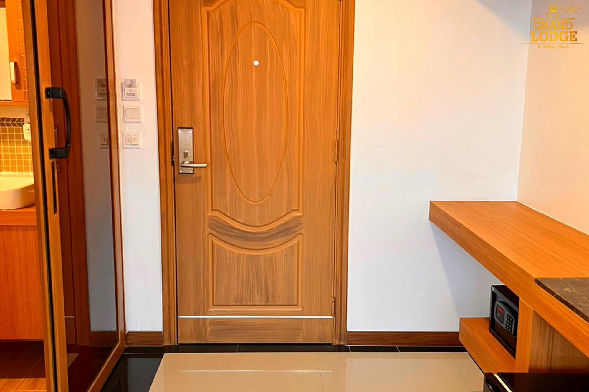 The Grand Lodge Pattaya Ngoại thất bức ảnh